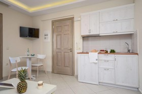 Ormos Holiday Studios