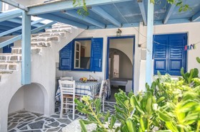 Sunset  Studios & Restaurant