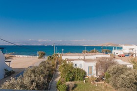 Sunset  Studios & Restaurant