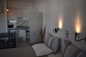 Diamantis Studios & Apartments