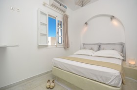 Diamantis Studios & Apartments