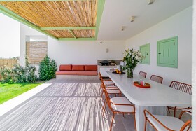 Plioni Villas & Suites