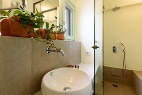 Plioni Villas & Suites