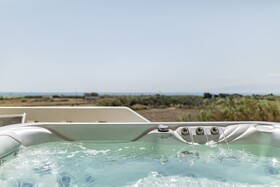 Plioni Villas & Suites