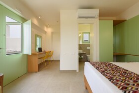 Plioni Villas & Suites