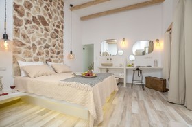 Aegean White Home