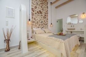 Aegean White Home