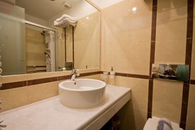 Aeolis Boutique Hotel & Suites