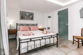 Arco Naxos Luxury Apartments