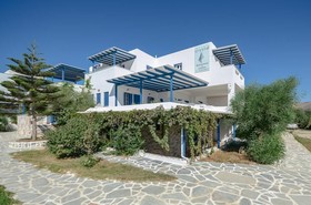 Crystal Naxos Apartments