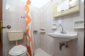 Depis Economy Studios & Apartments