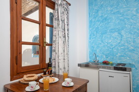 Depis Economy Studios & Apartments