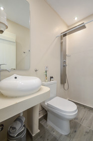 Depis Suites & Apartments