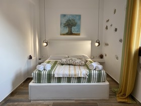 ELaiolithos Luxury Retreat