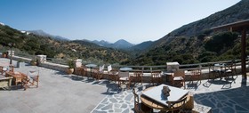 ELaiolithos Luxury Retreat