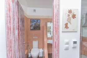 ELaiolithos Luxury Retreat