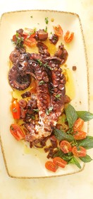 ELaiolithos Luxury Retreat