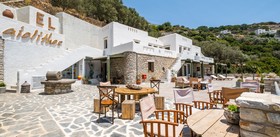 ELaiolithos Luxury Retreat