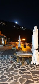 ELaiolithos Luxury Retreat
