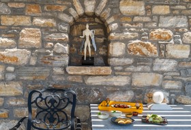 ELaiolithos Luxury Retreat