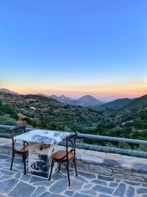 ELaiolithos Luxury Retreat