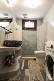 ELaiolithos Luxury Retreat