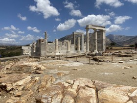 ELaiolithos Luxury Retreat