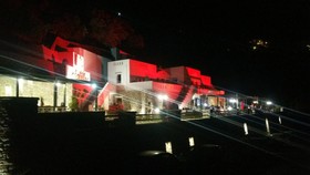 ELaiolithos Luxury Retreat