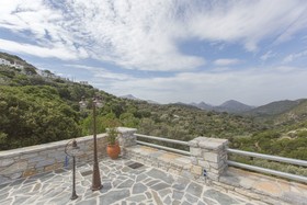 ELaiolithos Luxury Retreat