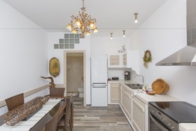 ELaiolithos Luxury Retreat