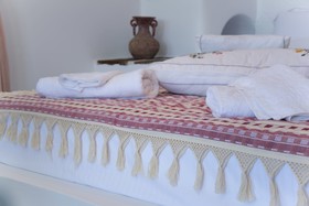 ELaiolithos Luxury Retreat