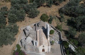 ELaiolithos Luxury Retreat