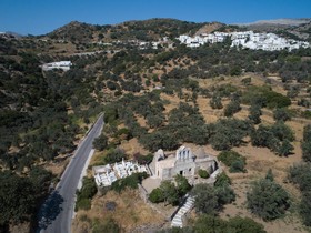 ELaiolithos Luxury Retreat