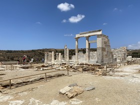 ELaiolithos Luxury Retreat