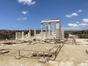 ELaiolithos Luxury Retreat