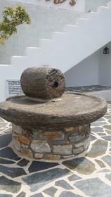 ELaiolithos Luxury Retreat