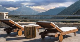 ELaiolithos Luxury Retreat