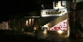 ELaiolithos Luxury Retreat