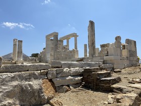 ELaiolithos Luxury Retreat