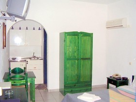 Ikaros Studios & Apartments