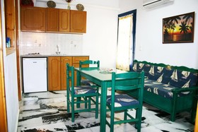 Ikaros Studios & Apartments