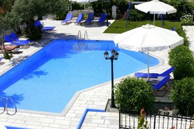 Ikaros Studios & Apartments