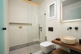 Polis of Naxos Stylish Suites