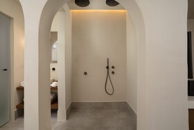 Polis of Naxos Stylish Suites