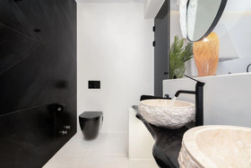 Portara Seaside Luxury Suites