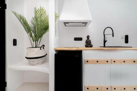 Portara Seaside Luxury Suites