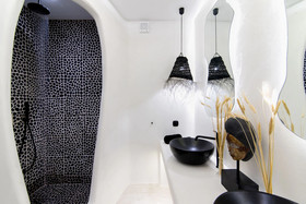 Portara Seaside Luxury Suites