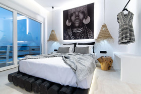 Portara Seaside Luxury Suites