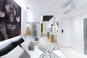 Portara Seaside Luxury Suites