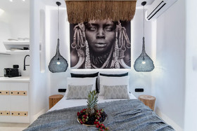 Portara Seaside Luxury Suites